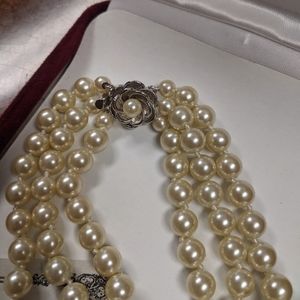 Camrose Kross Jacqueline Kennedy replica pearls ne